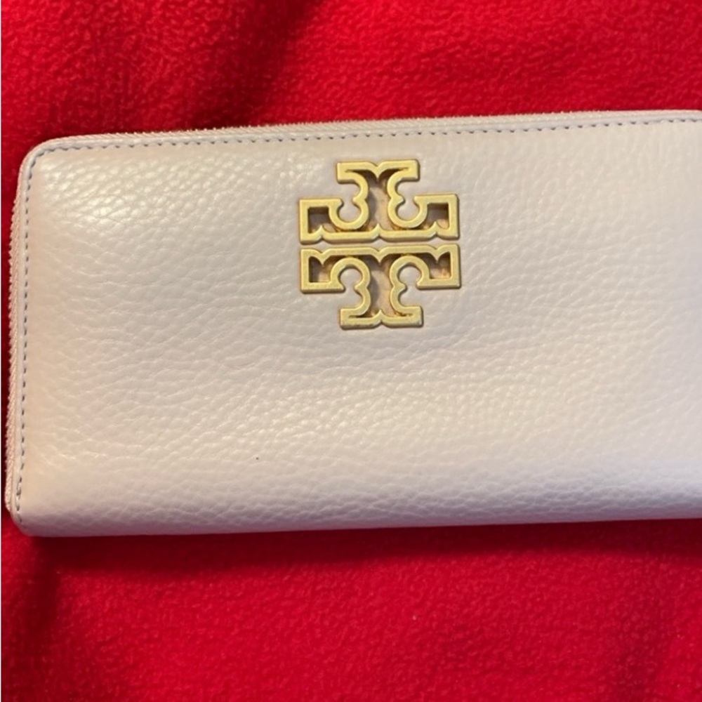 Tory Burch light pink/ cream Leather long zipper wallet with Gold Logo
